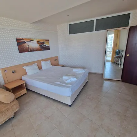 мирамар палас, роял апарт Apartment *