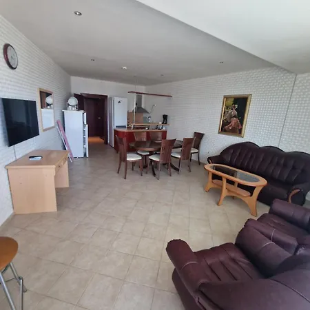 мирамар палас, роял апарт Apartment *